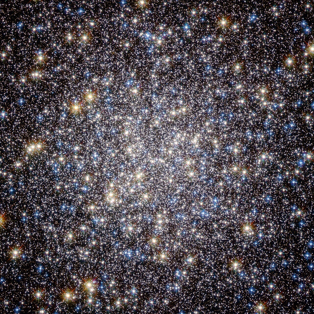 M13 — roiul globular din Hercule